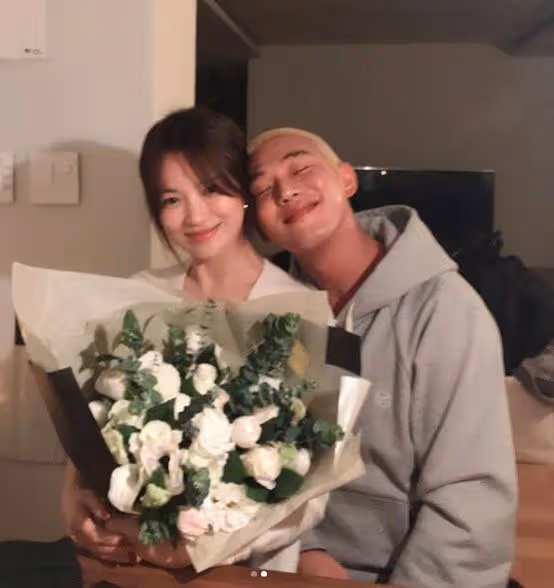劉亞仁涉毒,但看了河正宇和宋慧喬現狀後,他大機率不會涼涼