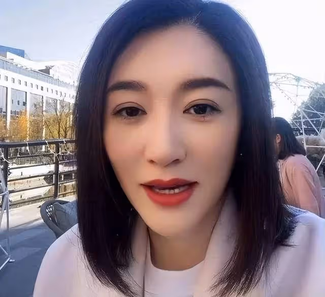 李小冉曝曾給齊歡打電話,拜託她客串《日子》,齊歡回答笑翻全場