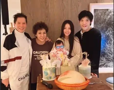 郭碧婷這是咋了?素顏逛街被偶遇,如今的郭碧婷和昔日模樣大不同