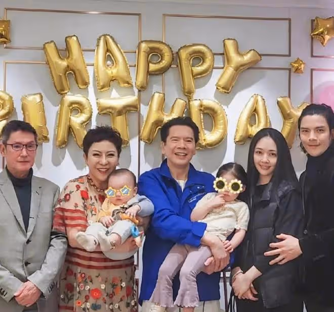 郭碧婷這是咋了?素顏逛街被偶遇,如今的郭碧婷和昔日模樣大不同