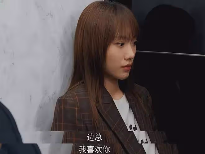 開年第一「爛劇」,人設油膩三觀不正,黃渤和朱珠也翻車了