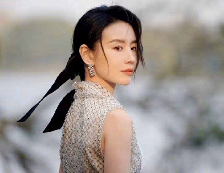 潘粵明被曝已再婚!跟尹姝貽相戀女方伴其度過低谷,網友紛紛祝福