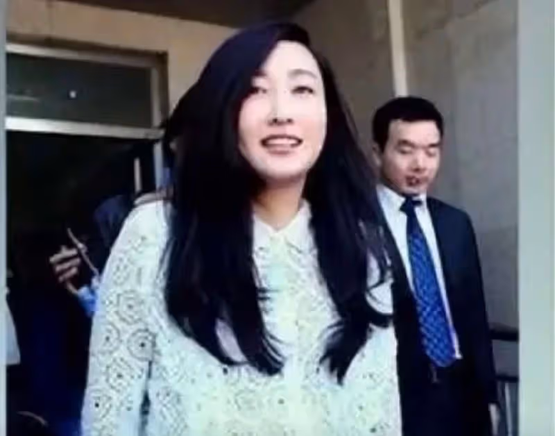 潘粵明和董潔高調復合！還曬同款美食，他能原諒董潔那些黑歷史？