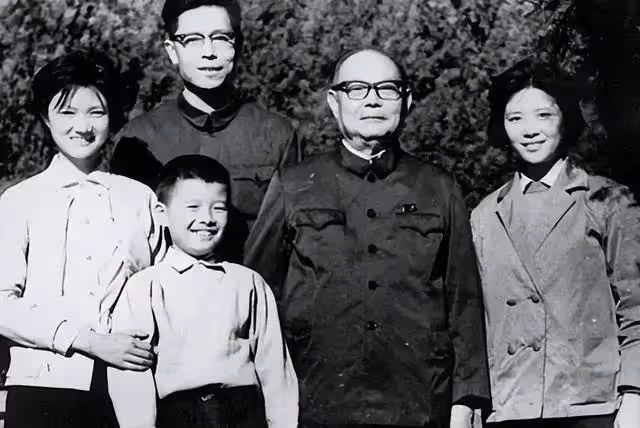 鋼琴家劉詩昆：三婚兩離，81歲老來得女，稱還要跟女徒弟生兩兒子