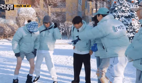 劉亞仁的塌房再度揭開了韓娛的階級制度,忠武路演員依舊是頂層!