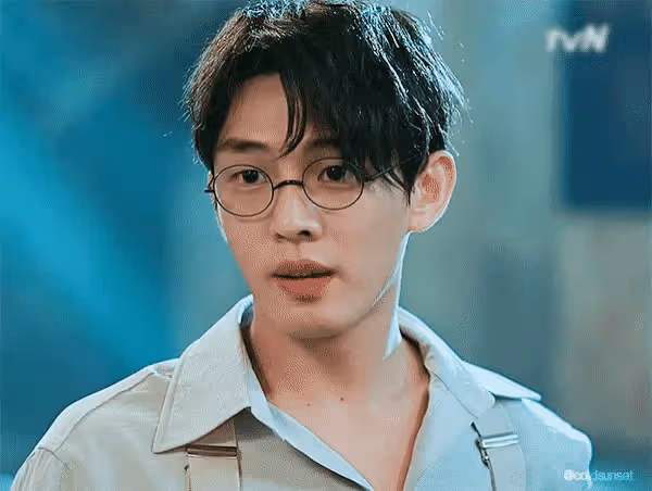 劉亞仁的塌房再度揭開了韓娛的階級制度,忠武路演員依舊是頂層!