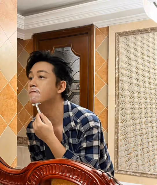前腳疑似與前妻董潔和好，後腳被曝已二婚，潘粵明感情撲朔迷離