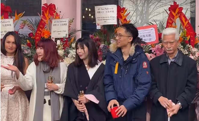 76歲高雄移居加拿大,出席活動鬚髮皆白,張柏芝姐姐罕露面身材好