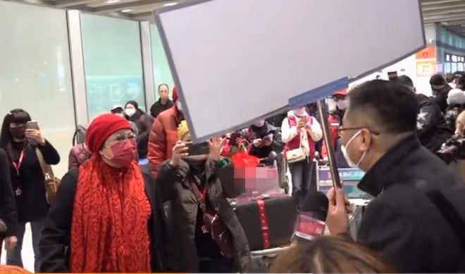 知名港星參加20人旅行團,到北京後很興奮,稱要去吃烤鴨看雍和宮