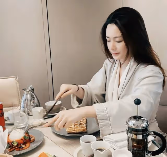 TVB視帝訂豪華酒店提前過情人節!未婚妻減肥成功,預計年底結婚
