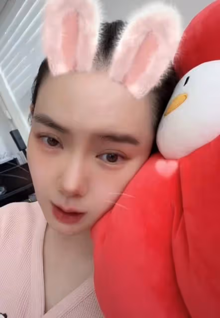 戚薇產後仍未瘦到90斤，髮際線上移脫髮明顯，身體難恢復說話無力