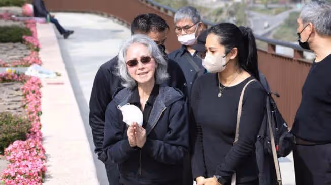 86歲著名演員丁強去世，家人舉行樹葬，兒子親撒骨灰，李璇痛哭