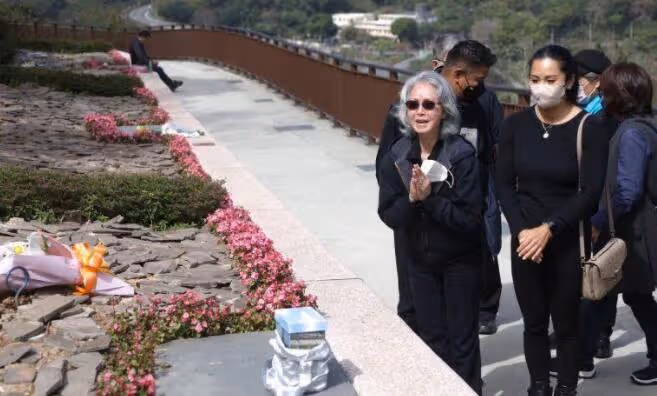 86歲著名演員丁強去世,家人舉行樹葬,兒子親撒骨灰,李璇痛哭