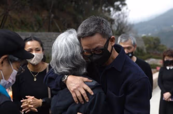 86歲著名演員丁強去世,家人舉行樹葬,兒子親撒骨灰,李璇痛哭