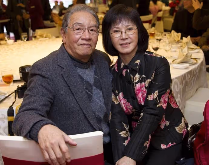 86歲著名演員丁強去世,家人舉行樹葬,兒子親撒骨灰,李璇痛哭