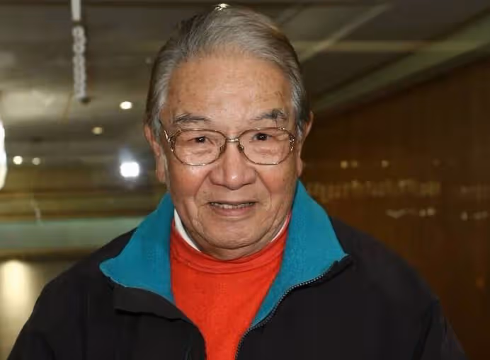 86歲著名演員丁強去世,家人舉行樹葬,兒子親撒骨灰,李璇痛哭