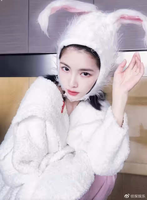 杜淳老婆否認懷二胎，女兒被指像奶奶，王燦忙夸婆婆年輕時漂亮