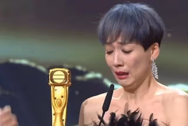 罕同框!TVB視後新戲上映獲前夫攜母到場支持,離婚7年仍關係融洽