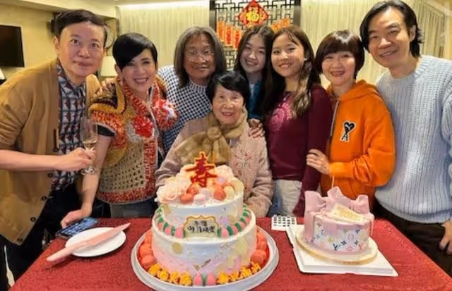 罕同框!TVB視後新戲上映獲前夫攜母到場支持,離婚7年仍關係融洽