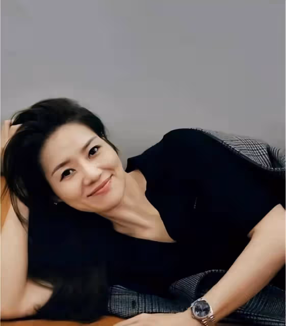 網球一姐李娜40歲變美登時尚雜誌被質疑整容,高情商回答挽回面子
