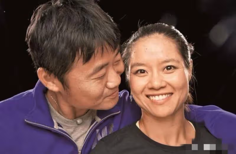 網球一姐李娜40歲變美登時尚雜誌被質疑整容,高情商回答挽回面子