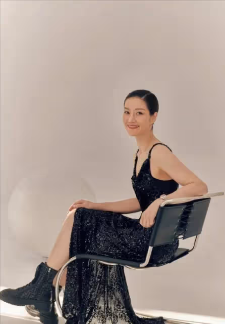 網球一姐李娜40歲變美登時尚雜誌被質疑整容,高情商回答挽回面子