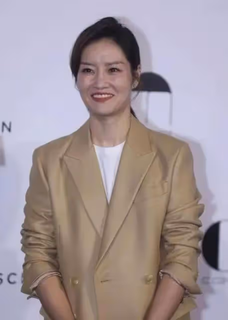 網球一姐李娜40歲變美登時尚雜誌被質疑整容,高情商回答挽回面子