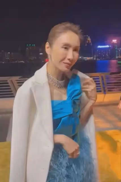 黎姿近照：名媛氣質不再，像老太太很瘦，拚命修圖也難掩蒼老