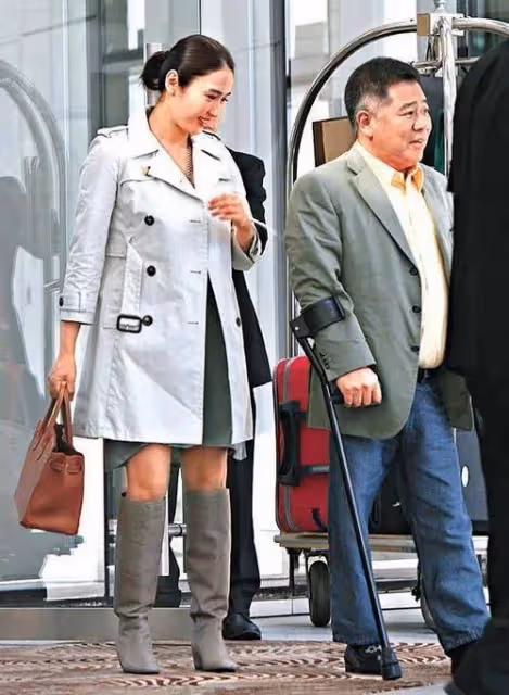 黎姿近照:名媛氣質不再,像老太太很瘦,拚命修圖也難掩蒼老