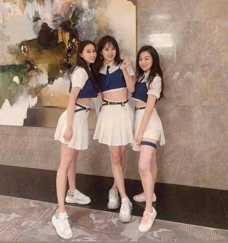 姚安娜曬近照:P圖後依然五官普通無明星氣質,在娛樂圈前途堪憂