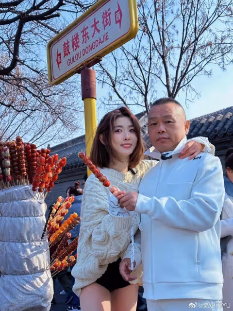 聶小雨:在父親面前依然時尚性感,大冬天穿那麼薄,為流量不容易