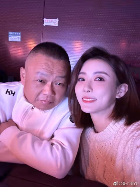 聶小雨:在父親面前依然時尚性感,大冬天穿那麼薄,為流量不容易