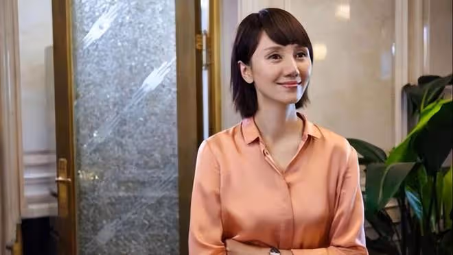 結婚12年有11個孩子,32歲嫁給最年輕影帝,無緋聞
