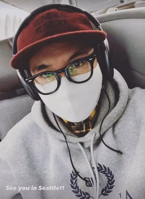 具俊曄最新扮酷:穿3年前的舊衣服自拍,自信又有嘻哈風