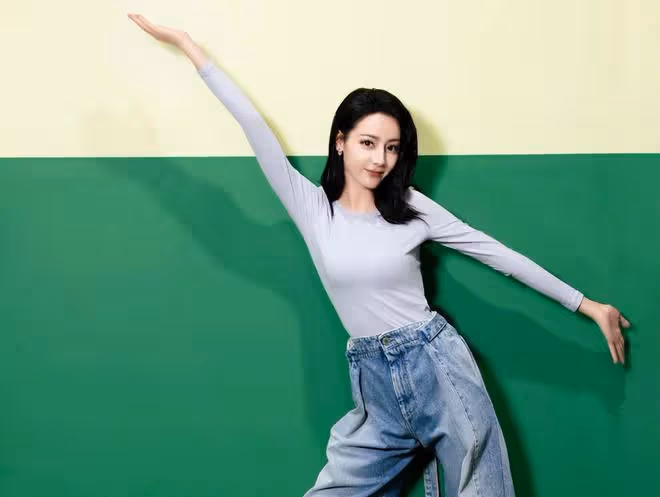 迪麗熱巴懷孕風波再升級！狗仔曝光大肚視頻，內涵孩子爸是黃景瑜