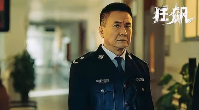 《狂飆》大火,老戲骨卻遭吐槽:拙劣演技藏不住了,還帶家人進組