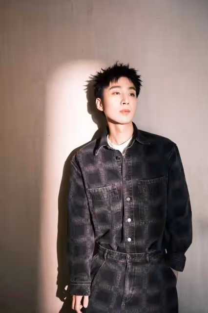 《滿江紅》護衛陳亮扮演者張弛:見張藝謀之前設計了好幾個交談版本,但都沒用上