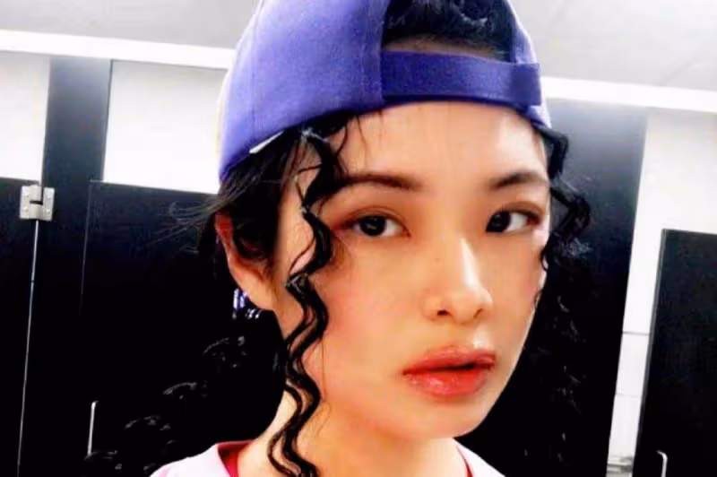 許可馨:我一個月35萬生活費,只能穿廉價毛衣,坐公交車秀恩愛!