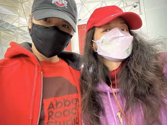 舒淇自信懟臉拍,拒絕用濾鏡美顏,肌膚黝黑魚尾紋清晰可見依然很美