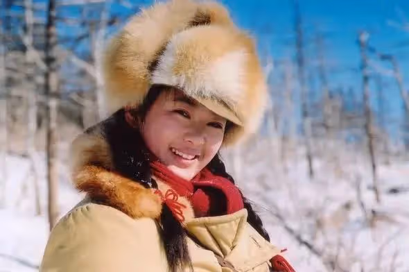 童瑤:與系主任傳緋聞,遭張默毒打,39歲嫁資本大鱷王冉扭轉人生