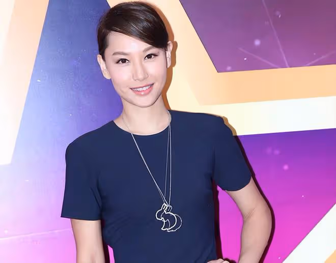 43歲知名港姐移居英國讀博士！在學校無明星光環，出入食堂沒人理
