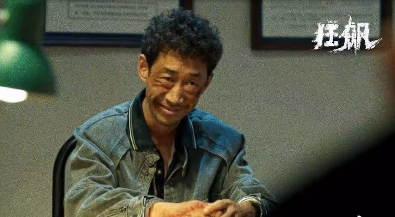 瘋驢子扮演者走紅仍低調!打扮樸素獨自寄快遞,與粉絲合照無架子