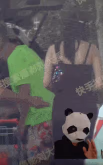 谷嘉誠戀情曝光，牽手蓋玥希同游三亞，男方為準岳父母夾菜獻殷勤