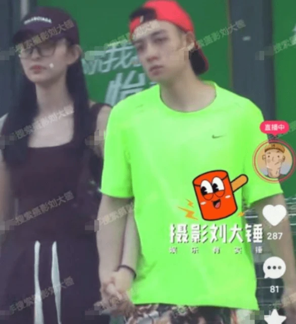 谷嘉誠戀情曝光,牽手蓋玥希同游三亞,男方為準岳父母夾菜獻殷勤
