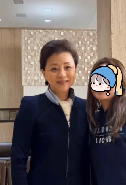 曝54歲楊瀾移居美國!黑眼圈濃似大熊貓,素顏鬢角斑白禿頭仍優雅