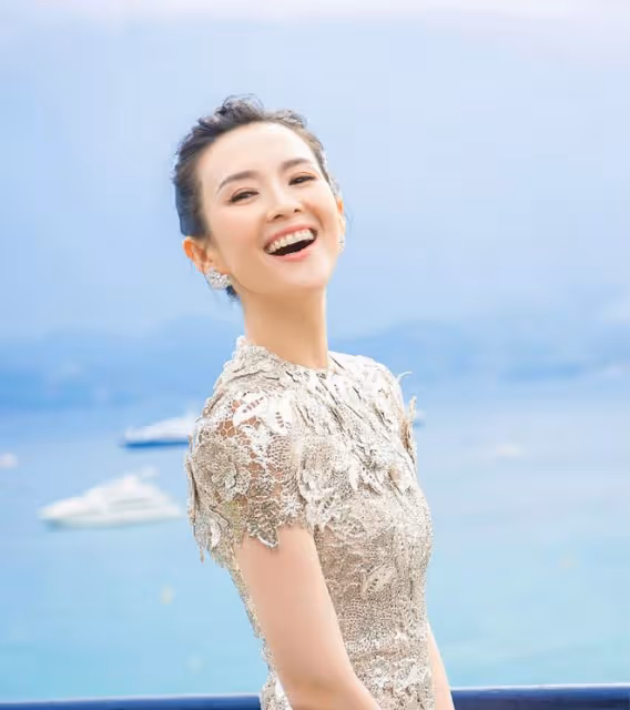 汪峰神秘二女兒汪璟怡近照曝光,父女倆逛街買鑽戒疑為章子怡慶生