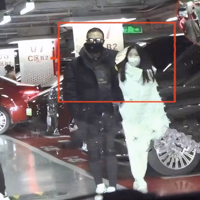 汪峰神秘二女兒汪璟怡近照曝光,父女倆逛街買鑽戒疑為章子怡慶生
