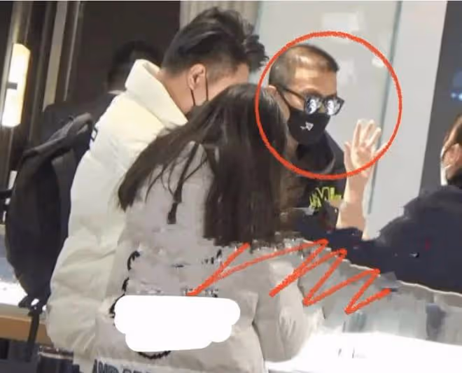 汪峰神秘二女兒汪璟怡近照曝光,父女倆逛街買鑽戒疑為章子怡慶生