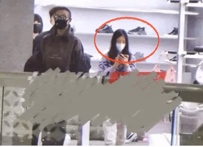 汪峰神秘二女兒汪璟怡近照曝光,父女倆逛街買鑽戒疑為章子怡慶生