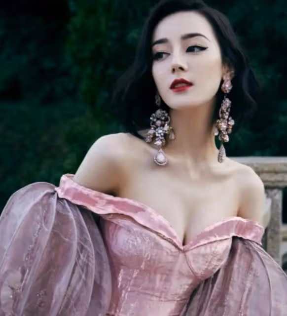娛記爆瓜:迪麗熱巴懷孕,準確到生子時間,黃景瑜將要升級?